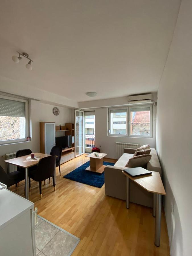 Tea Apartment Skopje Buitenkant foto